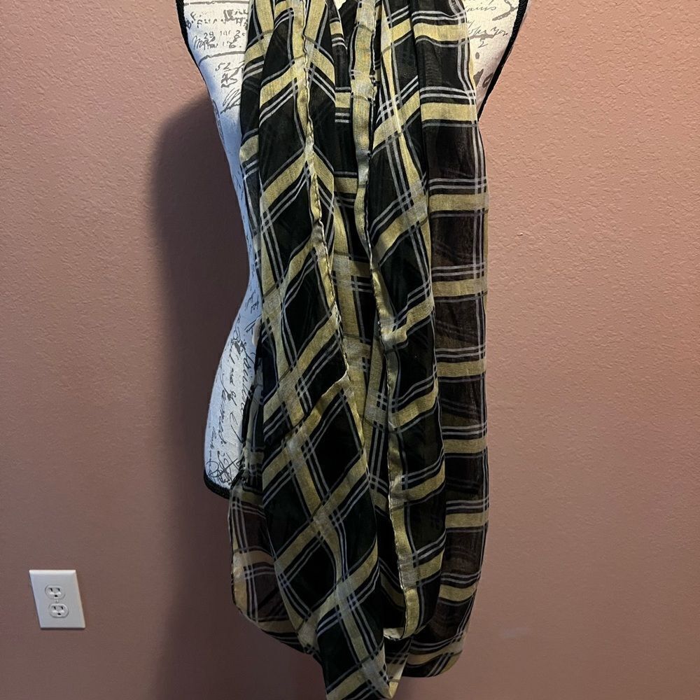 Chatties plaid infinity scarf - Picture 2 of 5